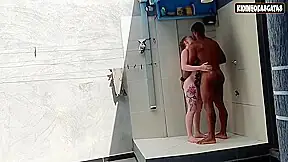 He Offered Help For Me To Ferrar In The Bath Visinho Esperto